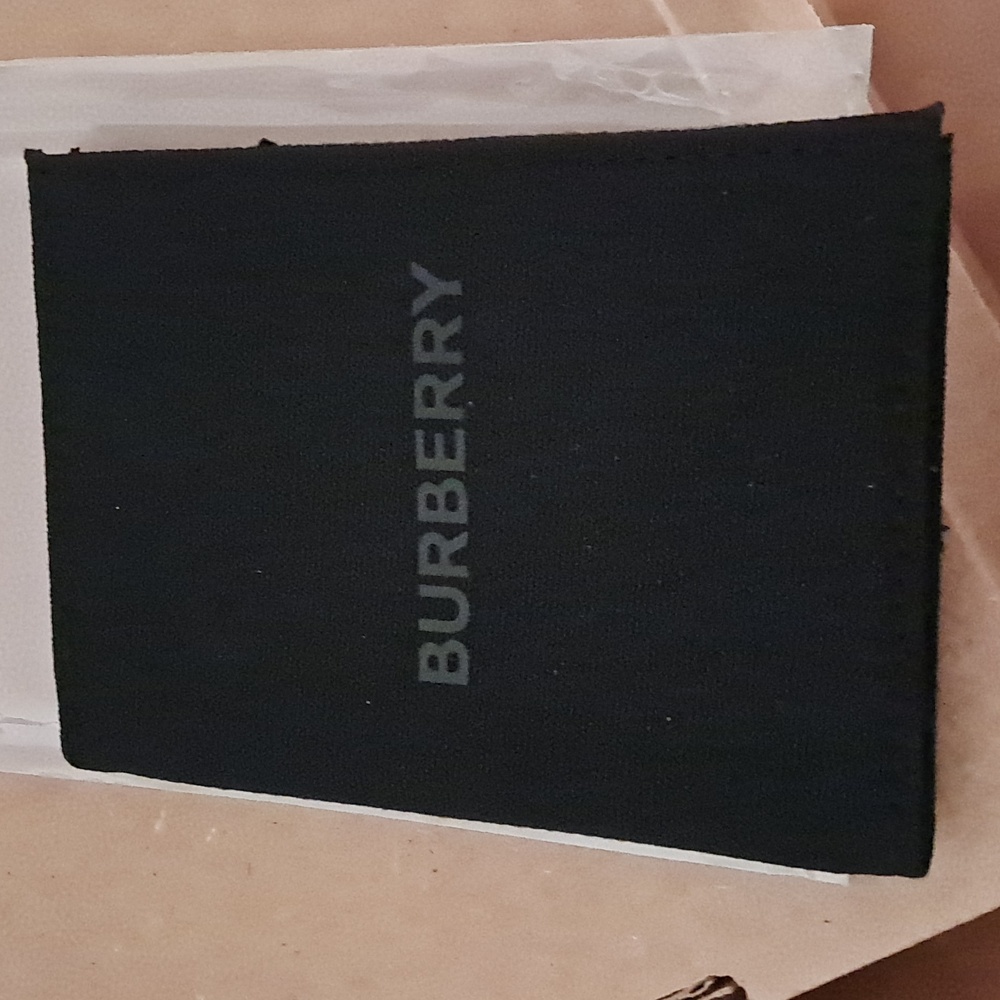 NWT NIB Burberry Passport Holder